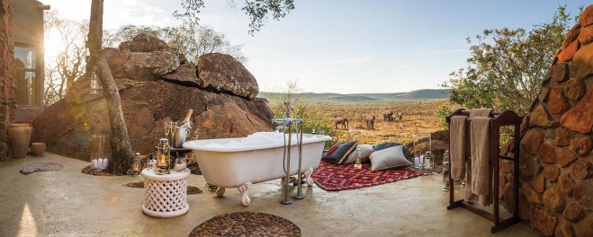 Robert Mark Safaris_Madikwe Suite Honeymoon Suite Bathroom